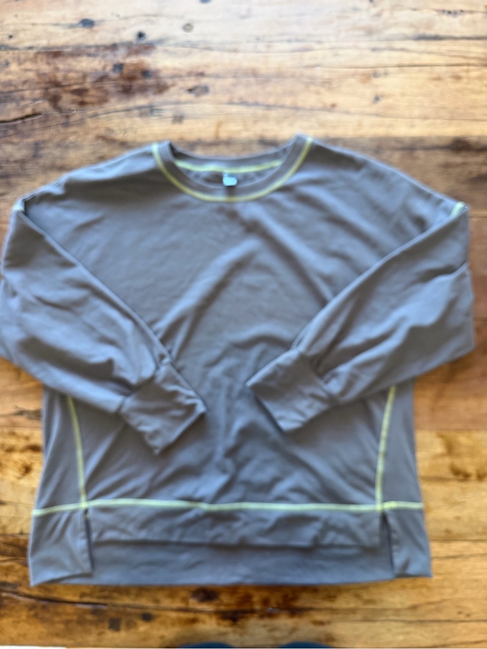 Women’s Gray Pullover Sweatshirt with Contrast Stitching